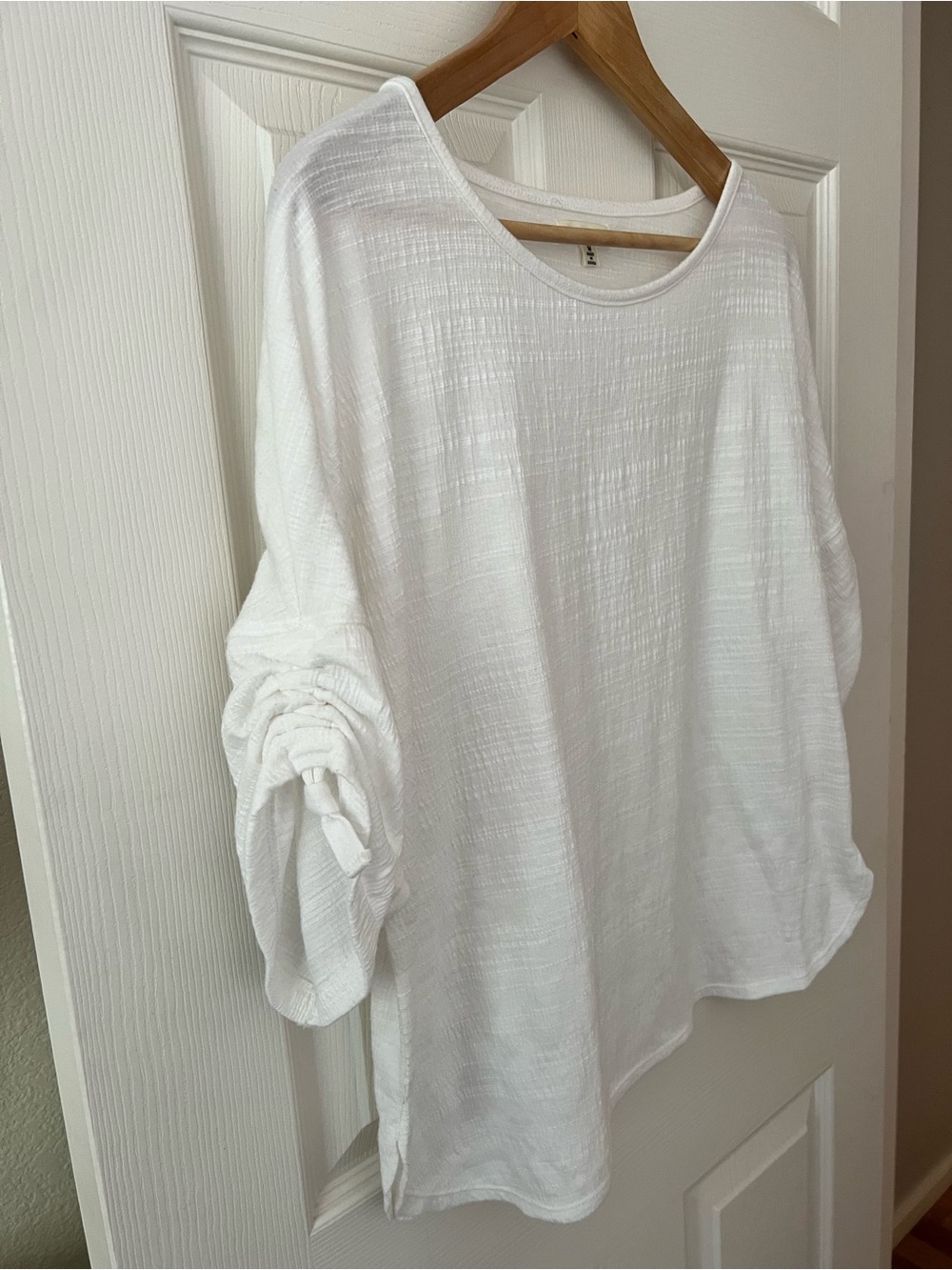 Max Studio White Textured Scoop-Neck Top with Ruched Sleeves